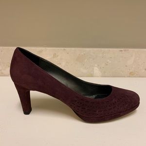 Vaneli suede pumps
